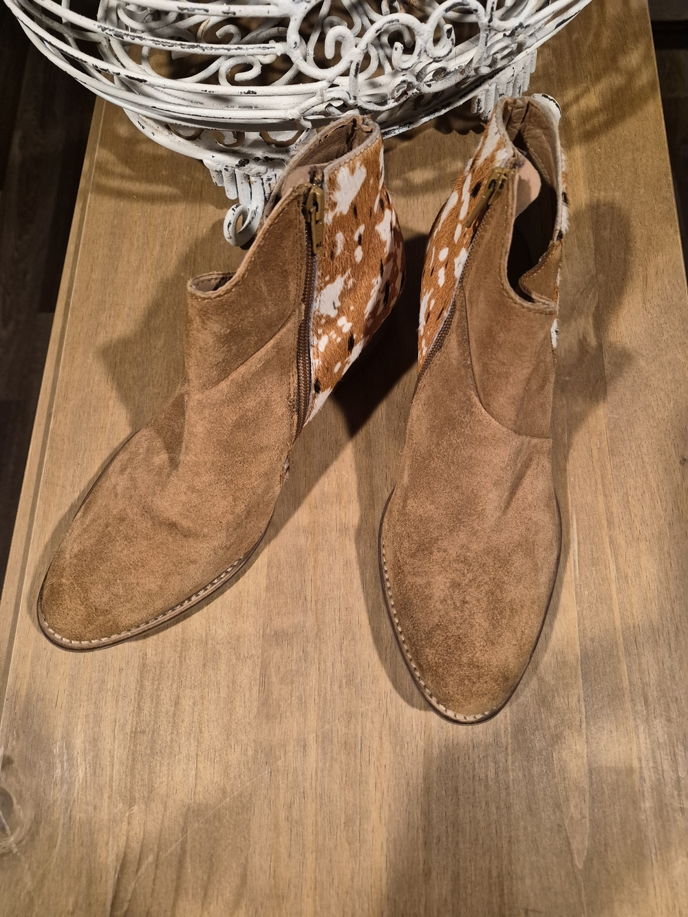 Men's Suede Ankle Boots in Brown with Patterned Rear Panel